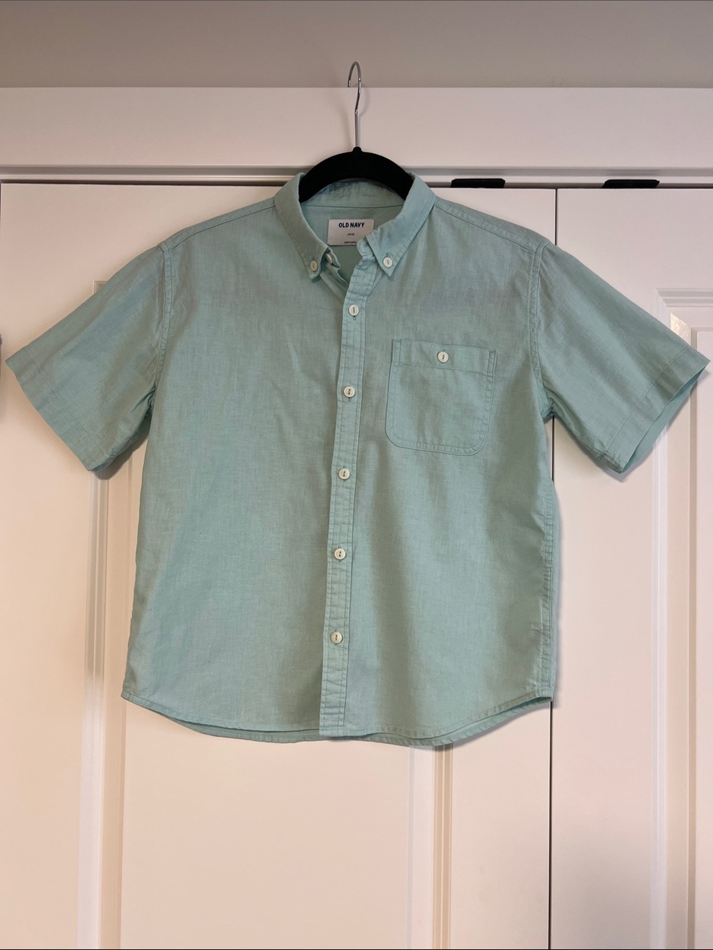 Old Navy Boy’s Short-Sleeve Button-Down Shirt in Light Mint